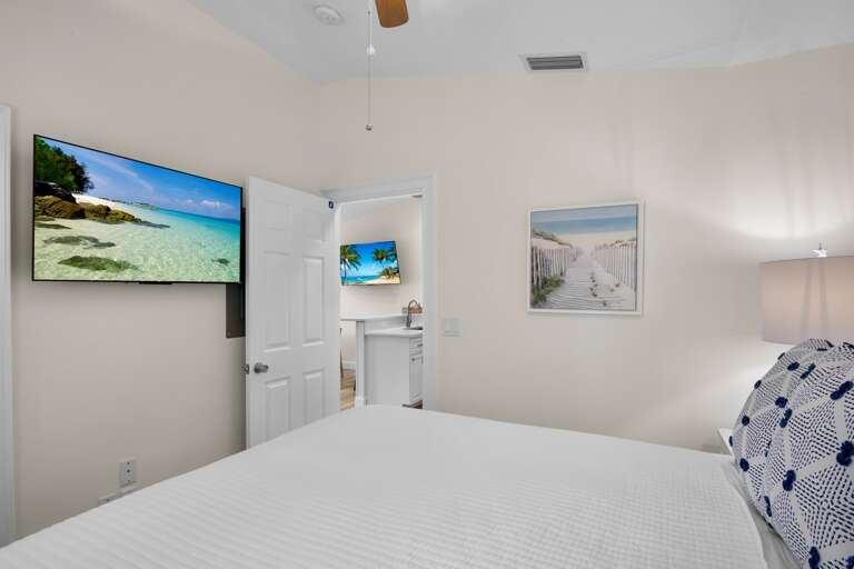 Second Bedroom - Queen