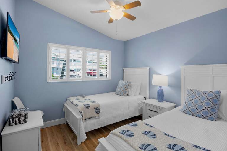 Third Bedroom - Two Twins