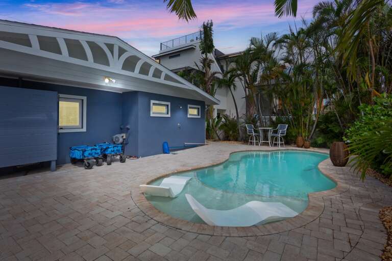 Pool Loungers