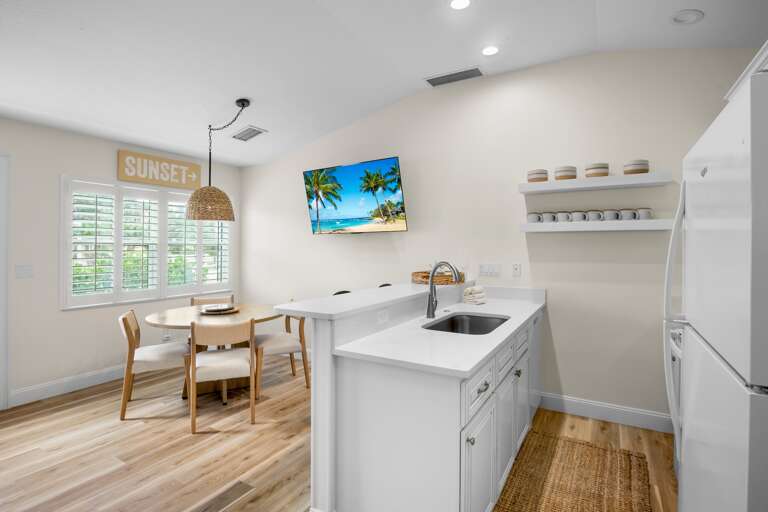 Tiki Sunshine by Anna Maria Vacations