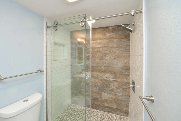 Primary En-suite Bathroom