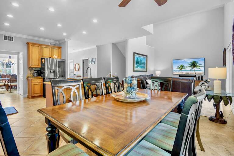 Dining Space for Group Gatherings