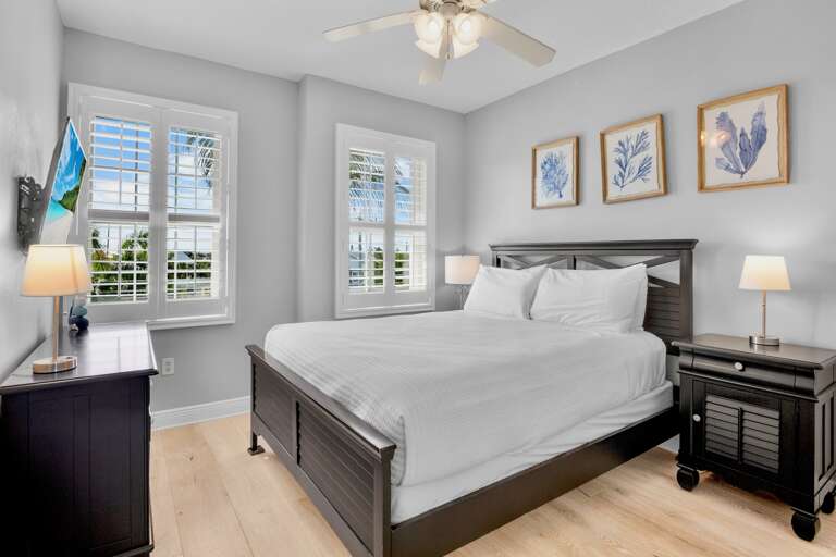 Third Bedroom, Queen bed