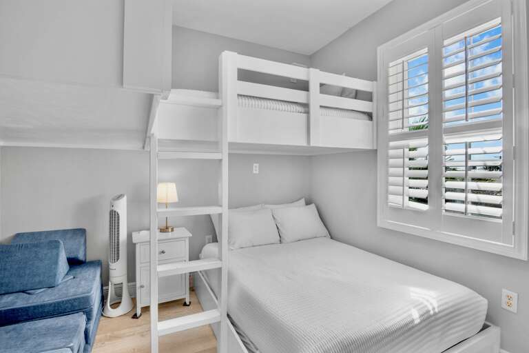 Fourth Bedroom, Two Twins-over-One full bunk bed
