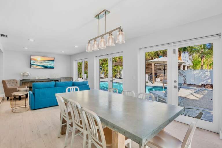 Indoor Dining Room B