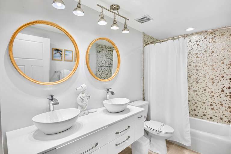 Third Bedroom B, Ensuite bathroom