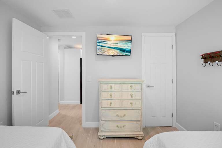 Third Bedroom - Two Twins
