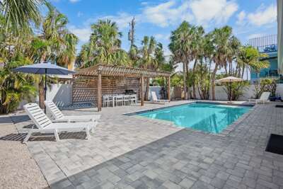 Sugar Plum Beach West by Anna Maria Vacations