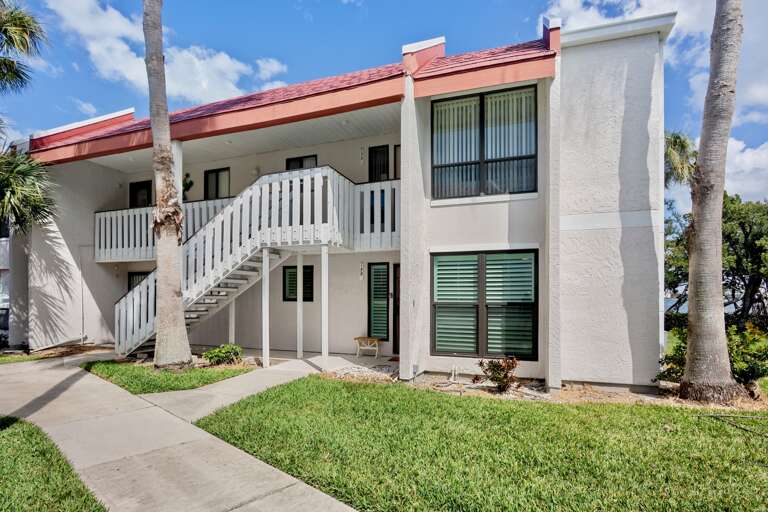 Beach and Bay Getaway by Anna Maria Vacations