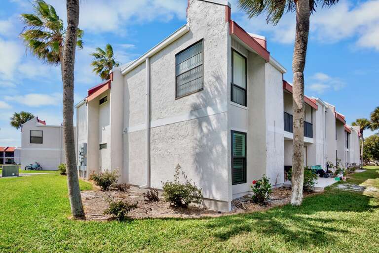 Beach and Bay Getaway by Anna Maria Vacations
