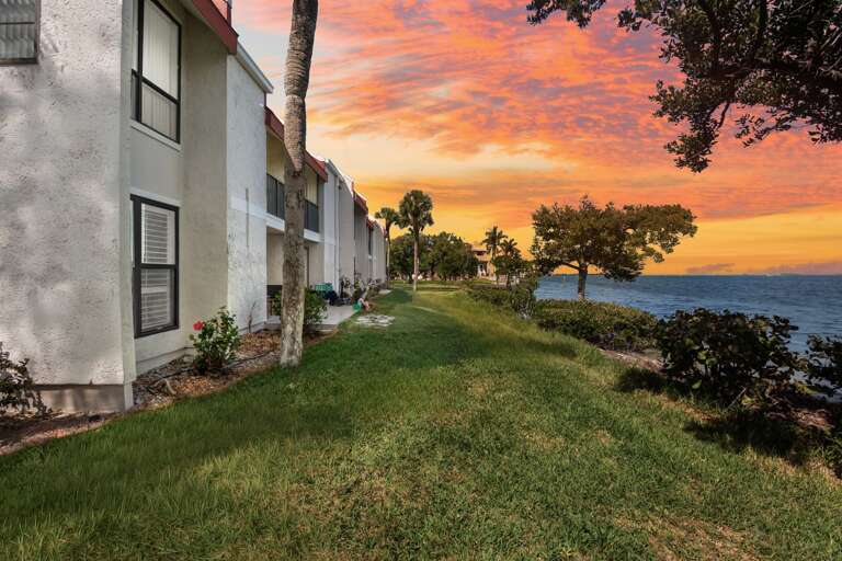 Waterfront home - Beach and Bay Getaway by Anna Maria Vacations