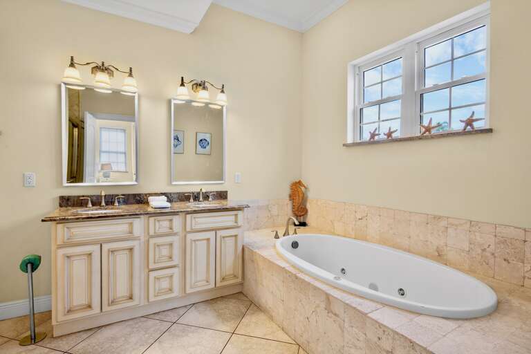 Primary Bathroom, Ensuite