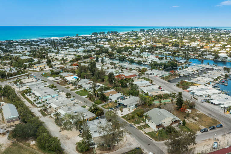 Close To Gulf Beaches