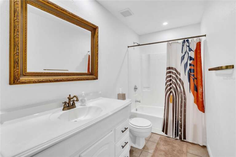 Primary Ensuite Bedroom - Sunny Side Down