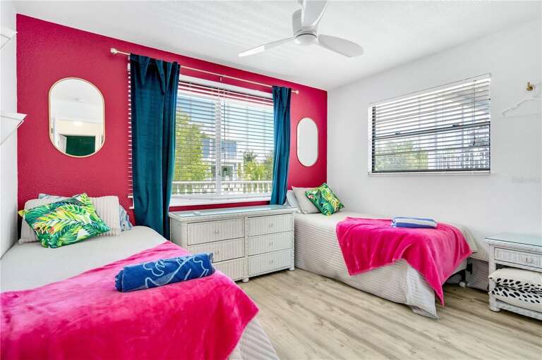 Second Bedroom, Two Twin beds