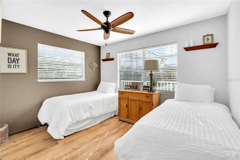 Second Bedroom, Two Twin beds