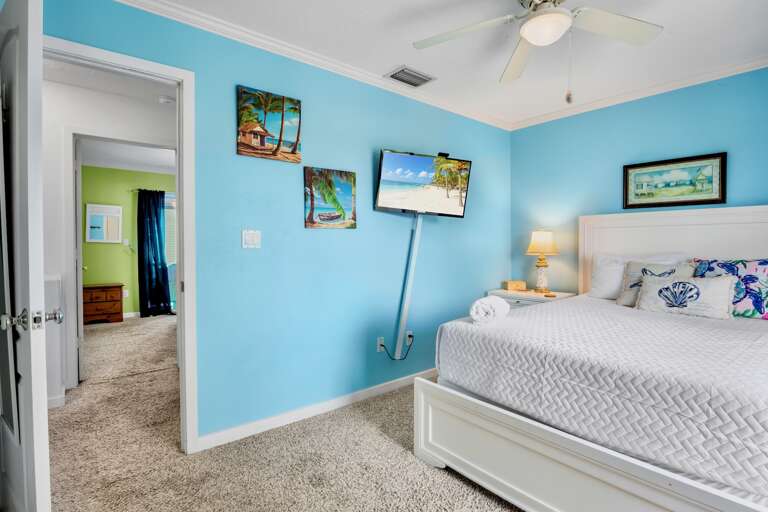 Primary Bedroom, Queen bed with TV