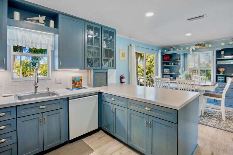Fully equipped modern kitchen