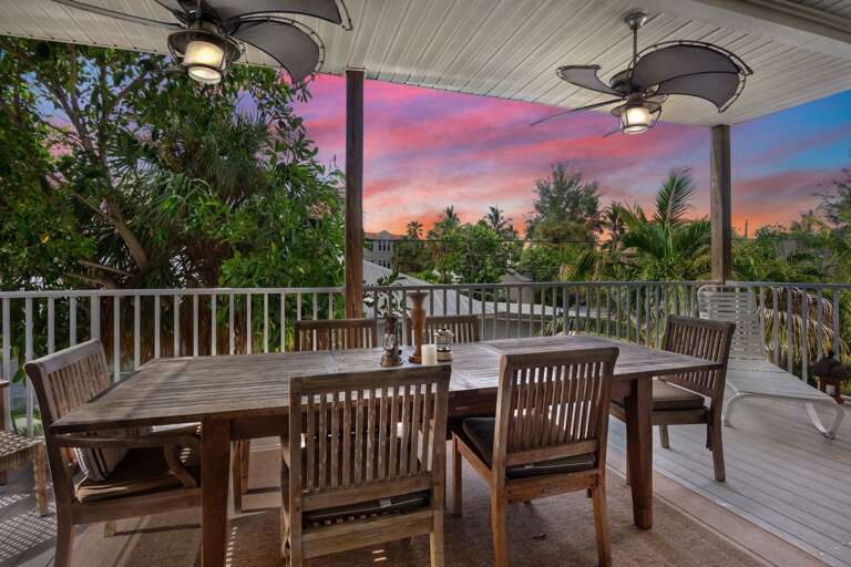 Main Balcony, Dining Area