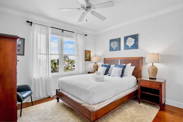 Second Bedroom, Queen