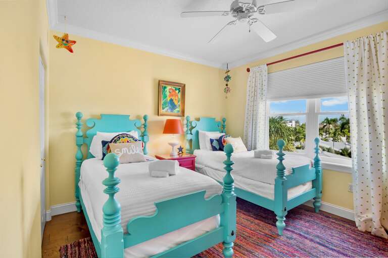 Third Bedroom, Two Twins