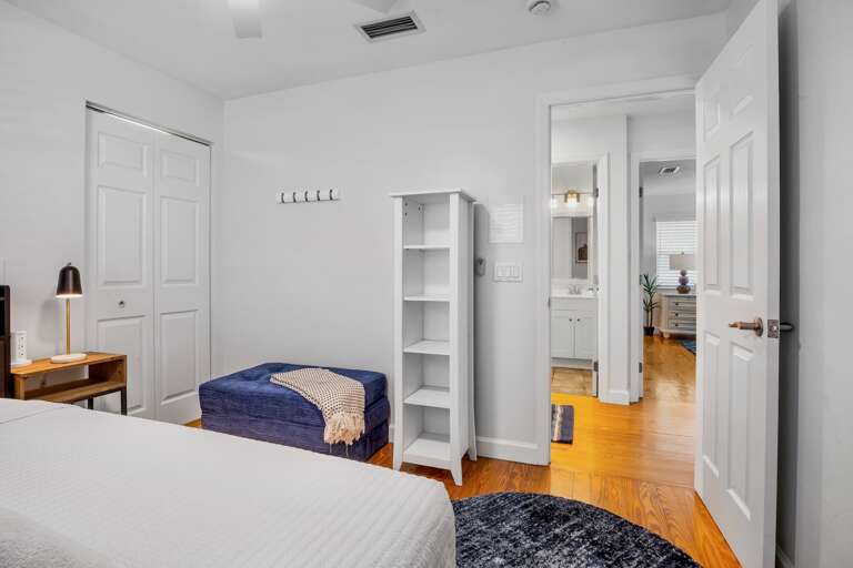 Second Bedroom, Queen bed