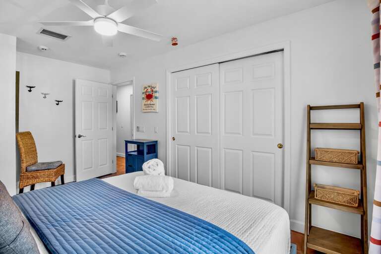 Second Bedroom, Queen bed