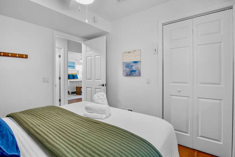Third Bedroom, Queen bed