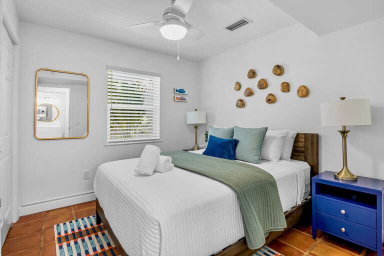 Third Bedroom, Queen bed