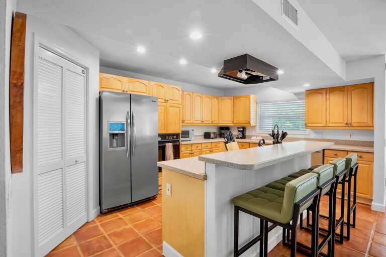 Fully Equipped Kitchen with Island