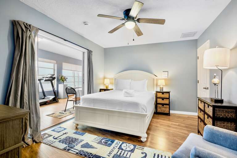 Primary Bedroom, Queen