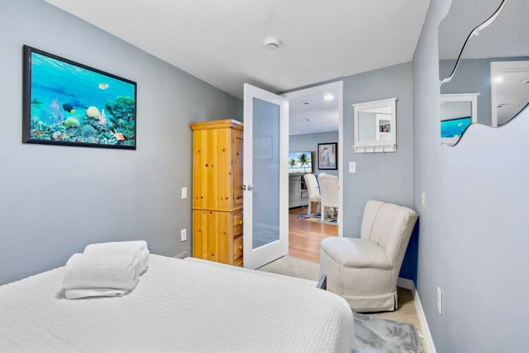 Second Bedroom, Full