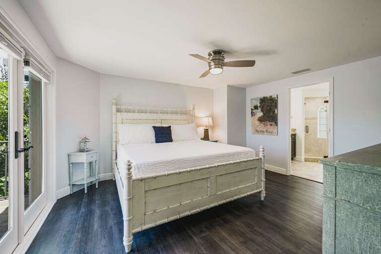 Second Bedroom (2nd Floor), King bed