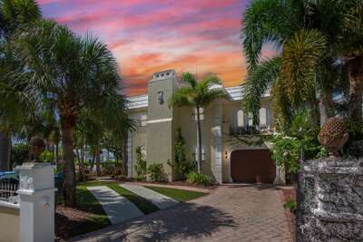 Casa Siesta by Siesta Key Luxury Rental Properties