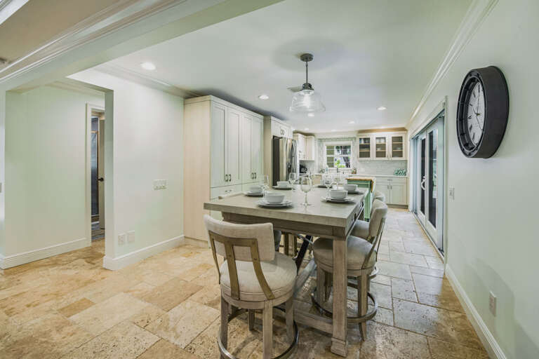 Dining Table - Seating for 6