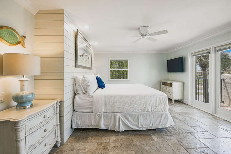 Primary Bedroom (2nd Floor), King bed