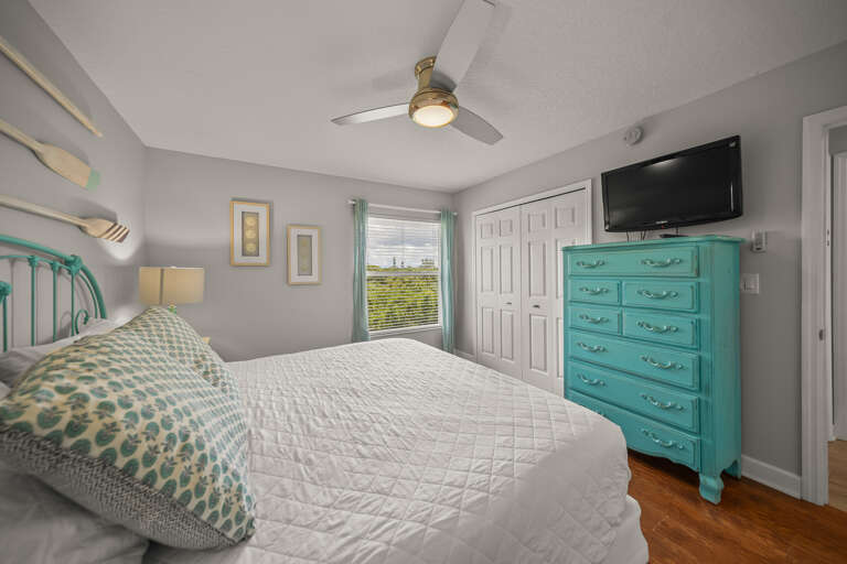 Second Bedroom, King bed