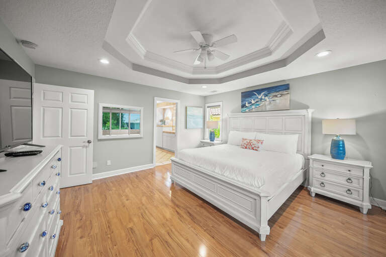 Primary Bedroom (2nd floor), King bed