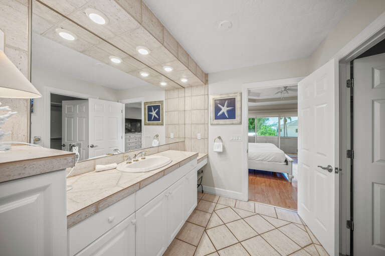 Primary Bedroom (2nd floor), Ensuite Bathroom