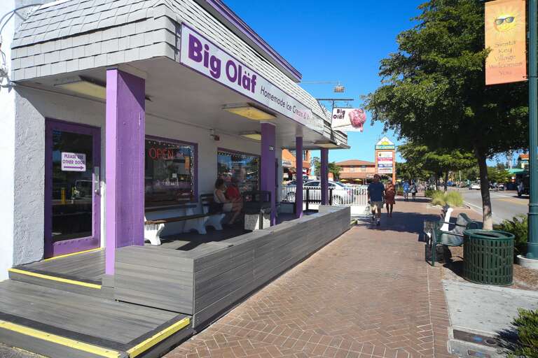 Near ice cream shop