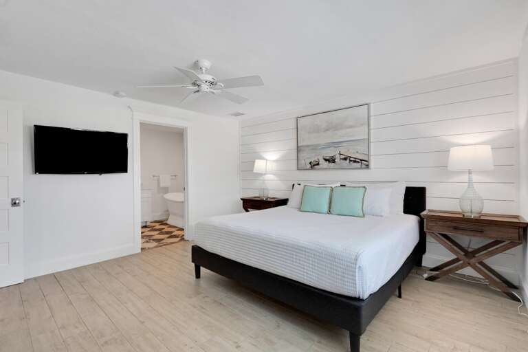 Second Bedroom, King