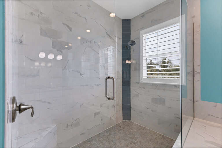 Second Bedroom (2nd floor), Ensuite Bathroom