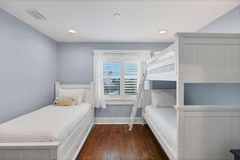 Seventh Bedroom (3rd floor), Twin over Full Bunk Bed with Twin Trundle