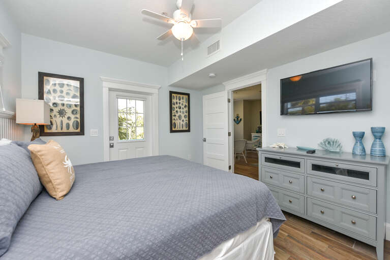 Second Bedroom, King bed