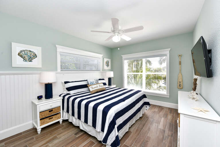 Third Bedroom, King bed