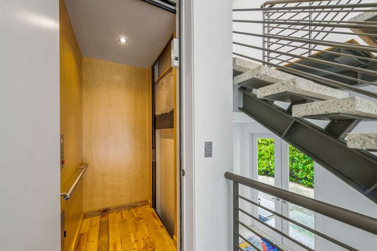 Elevator to All Floors