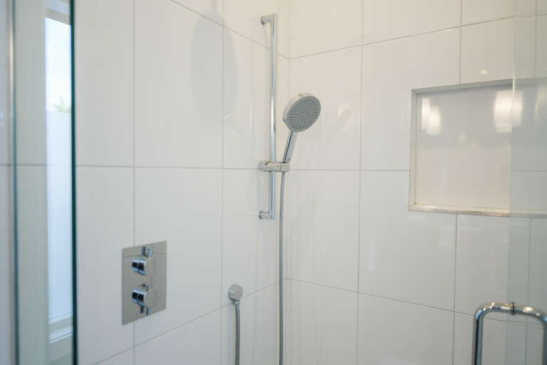 Bunk Room - Bathroom Shower