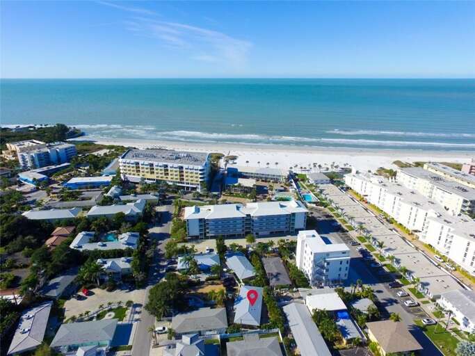 LOCATION! Close to the Beach