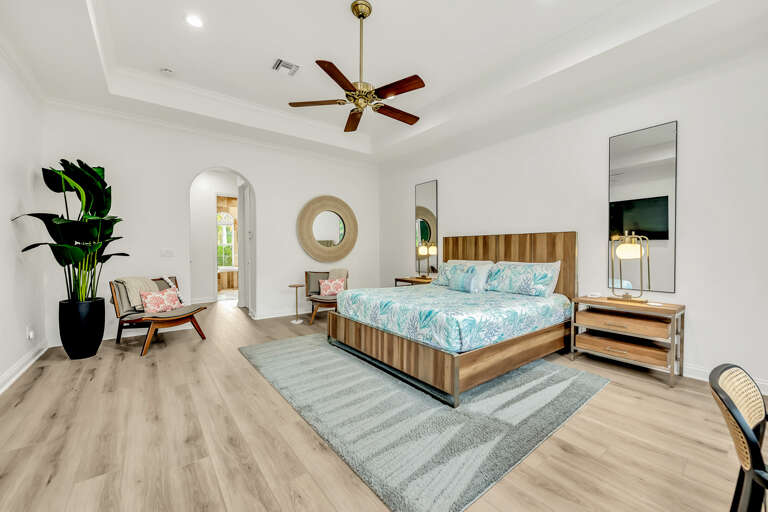 Primary Bedroom, King bed