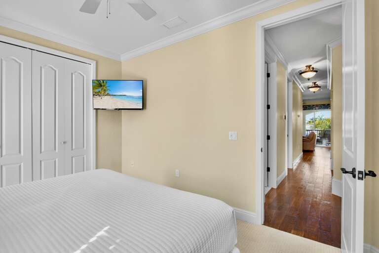 Third Bedroom (2nd floor), King bed